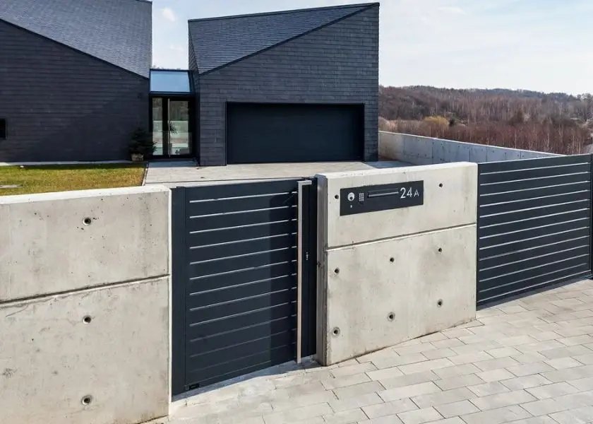 Model Pagar Tembok Beton Ekspos Minimalis